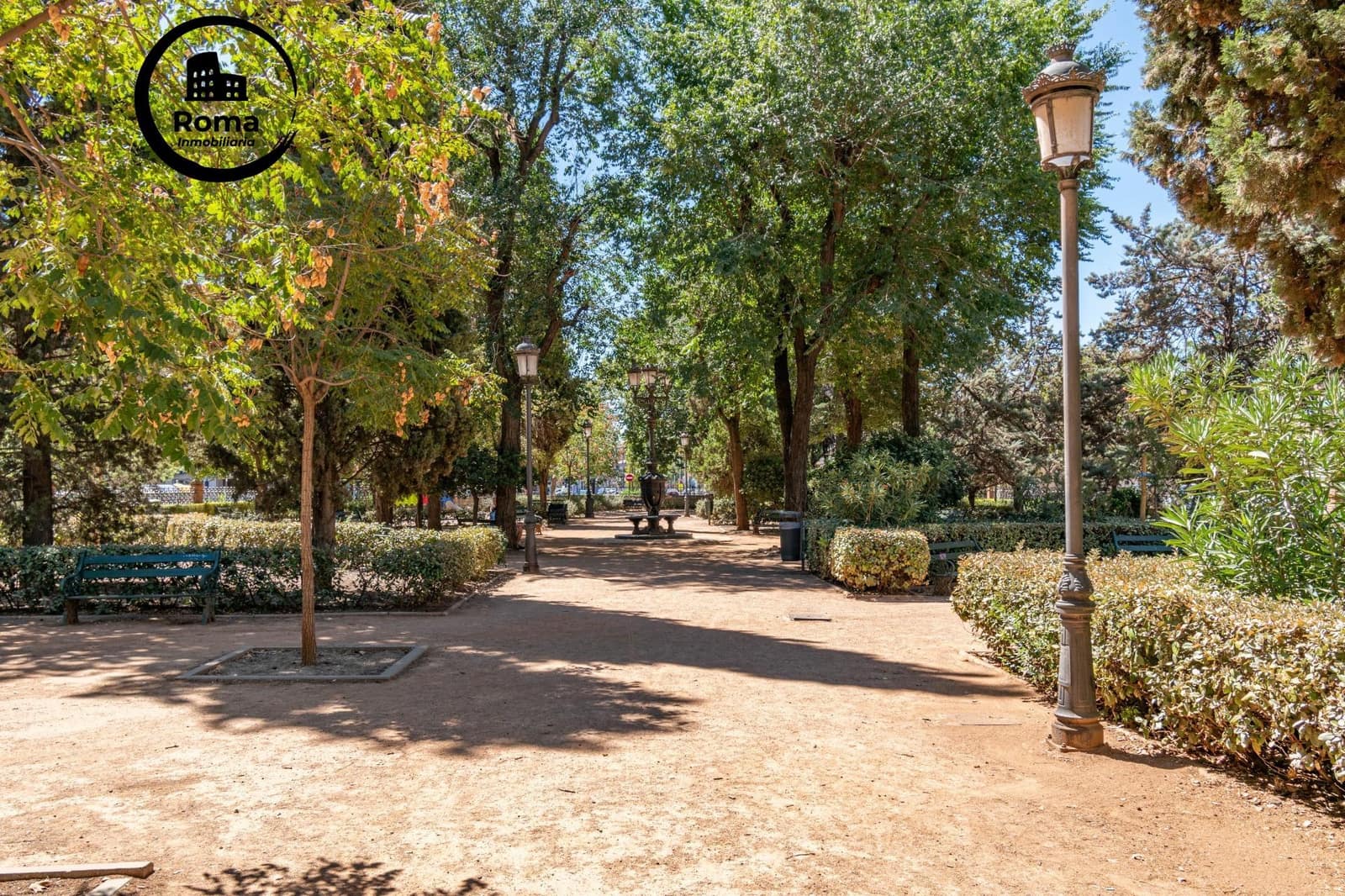 Piso de 3 habitaciones en Granada ciudad en venta - 215.000 € (Ref: 9462473)