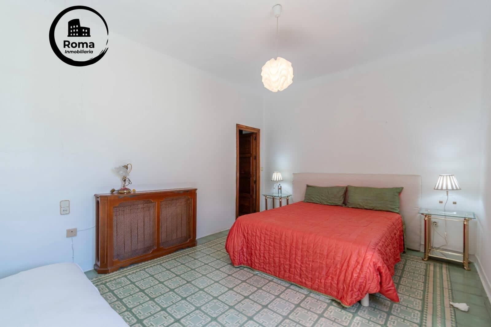 5 Zimmer Villa zu verkaufen in Granada Stadt mit Pool - 350.000 € (Ref: 9462597)