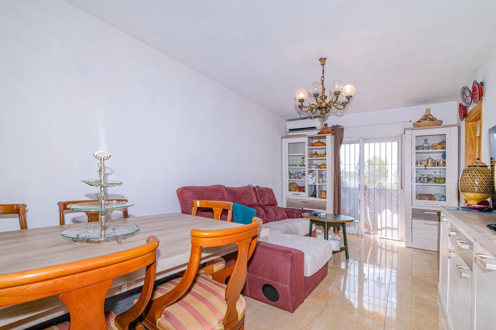 2 bedroom Flat for sale in Las Gabias with garage - € 156,000 (Ref: 9466039)