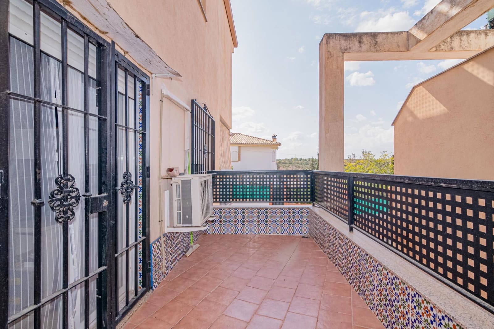 2 bedroom Flat for sale in Las Gabias with garage - € 156,000 (Ref: 9466039)