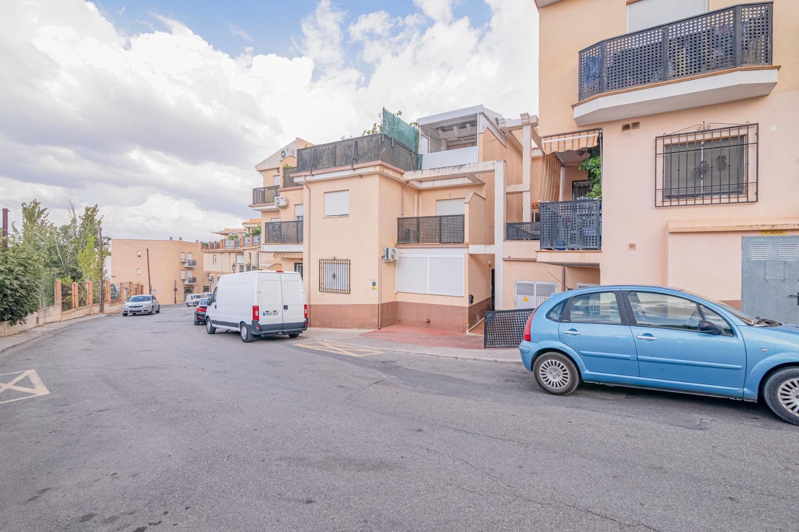 2 bedroom Flat for sale in Las Gabias with garage - € 156,000 (Ref: 9466039)