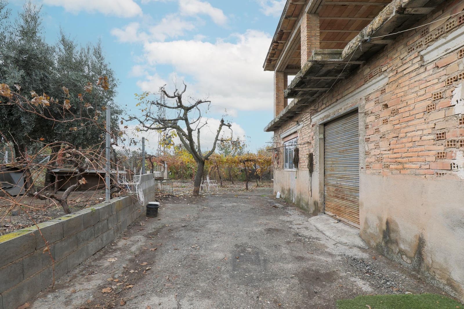 Finca/Country House for sale in Gojar with garage - € 208,000 (Ref: 9466044)