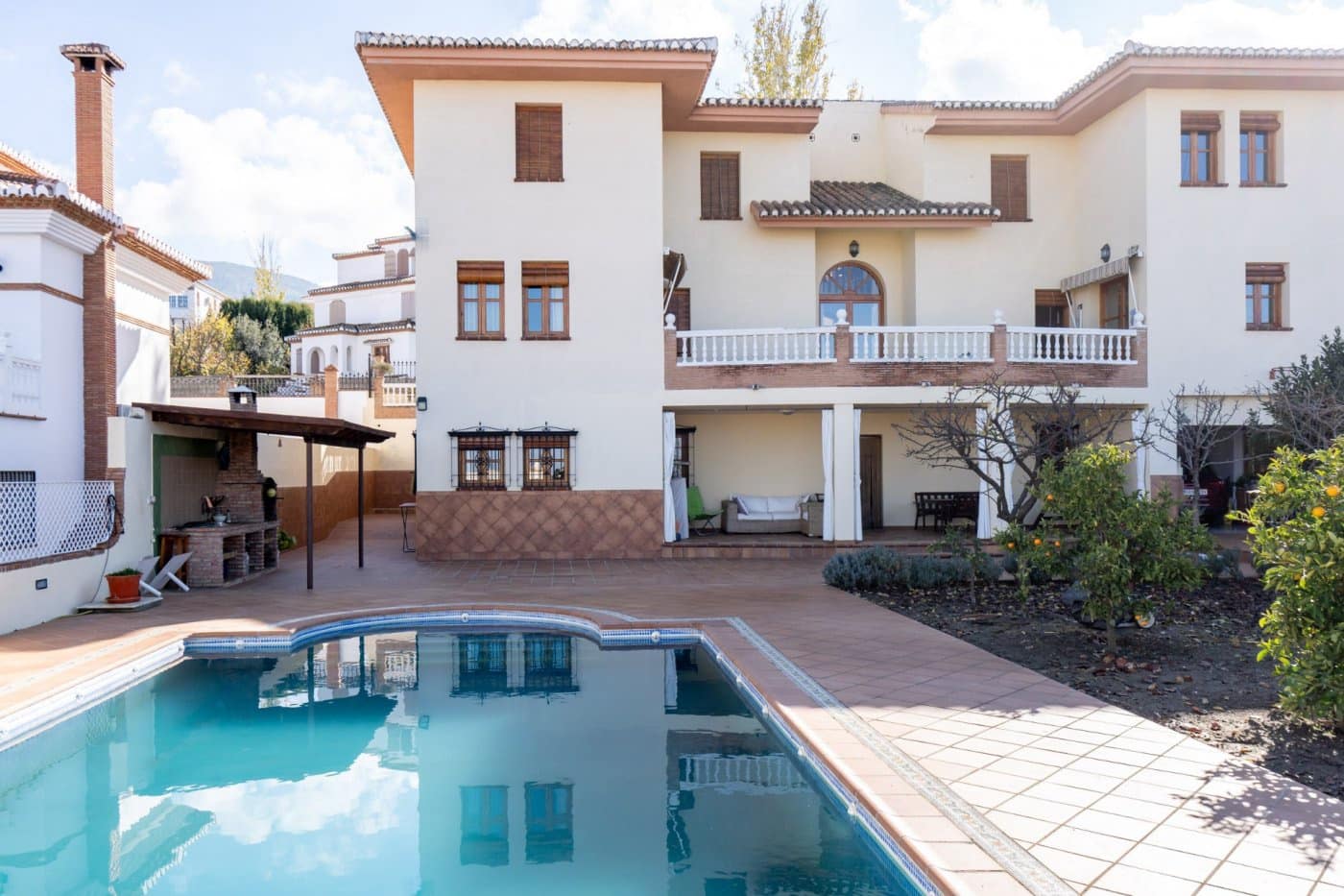 6 bedroom Villa for sale in Monachil with pool garage - € 485,000 (Ref: 9466048)