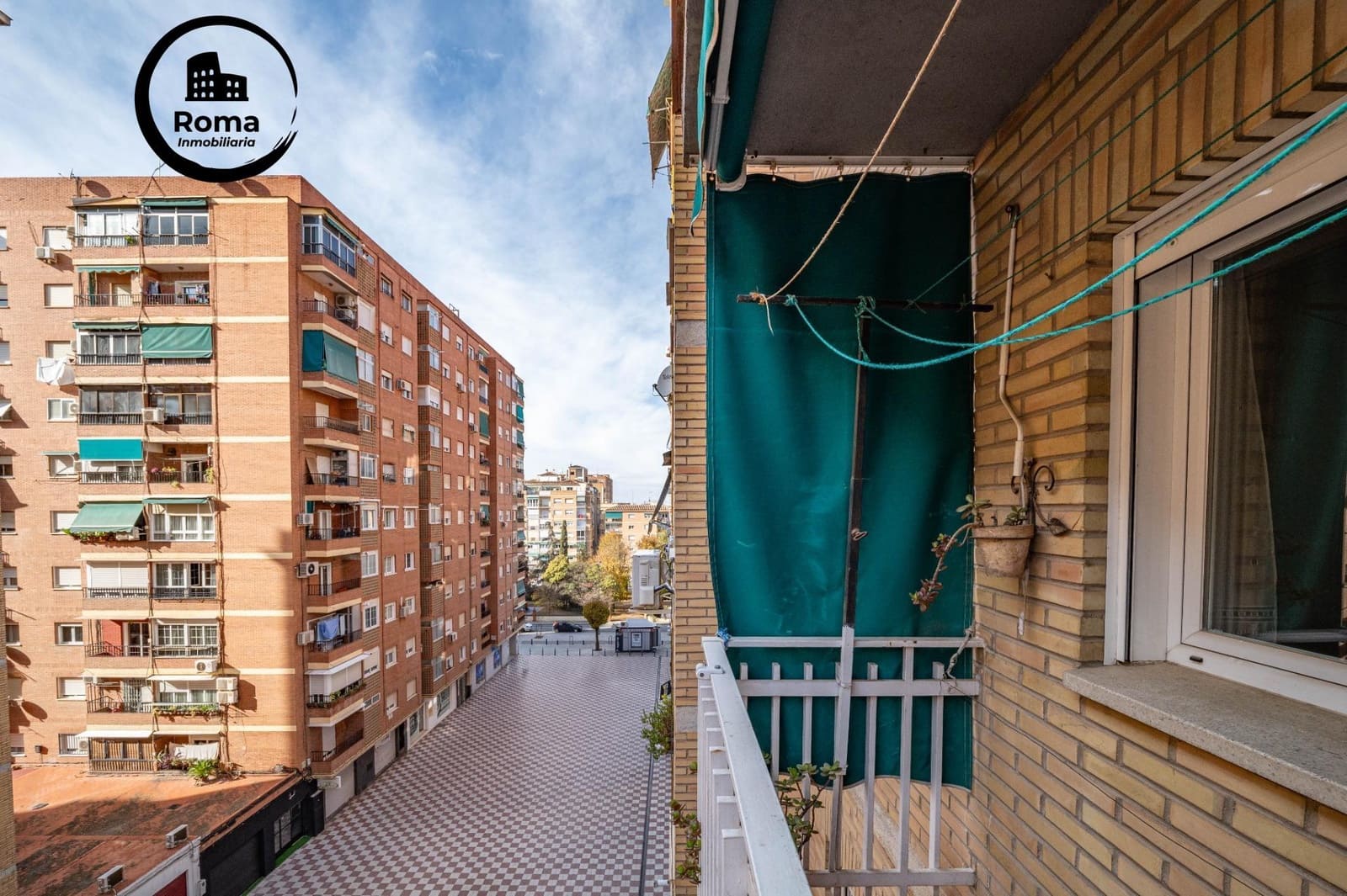 Piso de 3 habitaciones en Granada ciudad en venta - 215.000 € (Ref: 9466050)