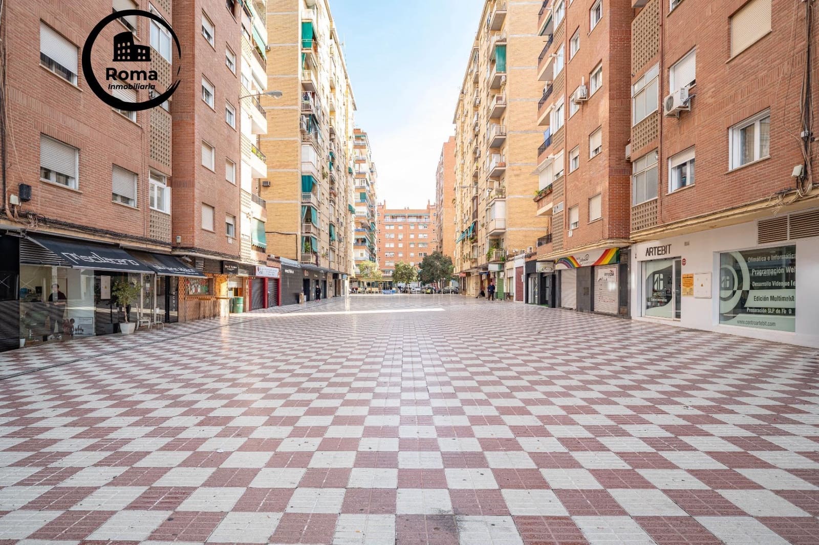 Piso de 3 habitaciones en Granada ciudad en venta - 215.000 € (Ref: 9466050)