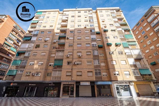 Piso de 3 habitaciones en Granada ciudad en venta - 215.000 € (Ref: 9466050)