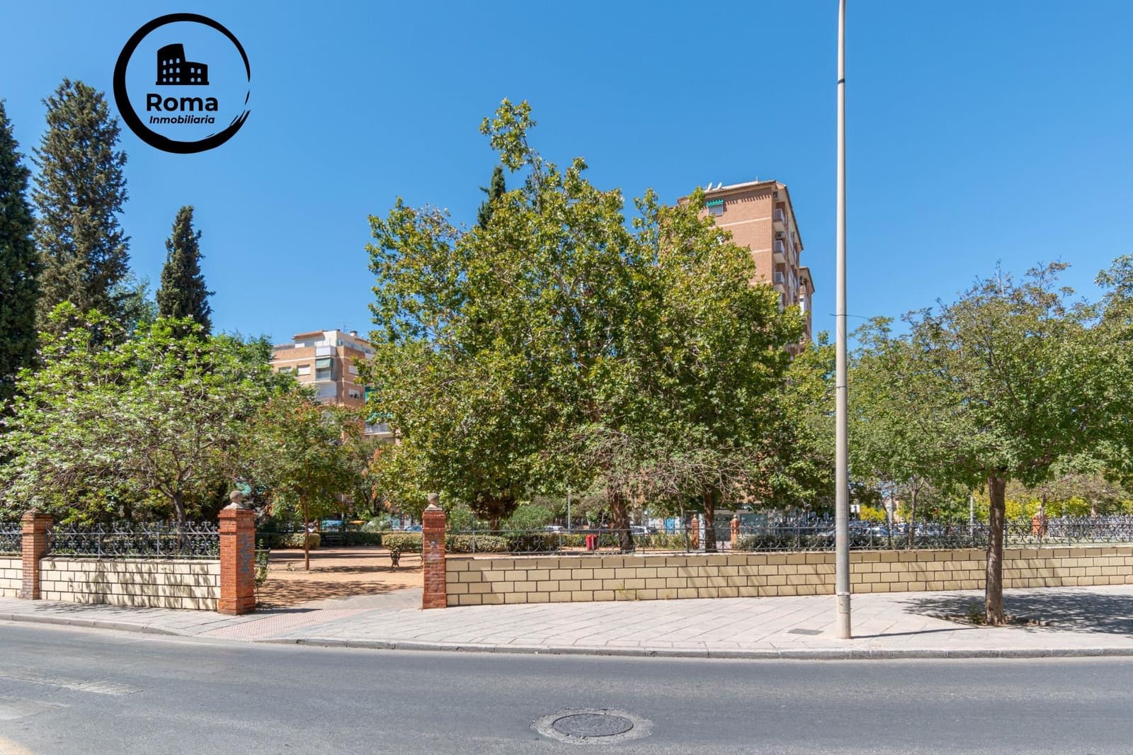 Piso de 3 habitaciones en Granada ciudad en venta - 215.000 € (Ref: 9466050)