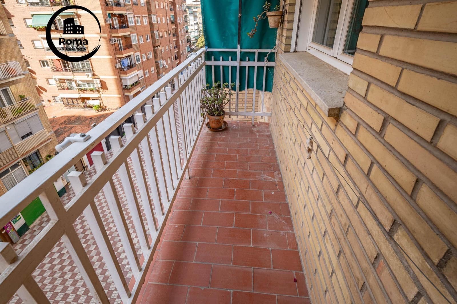 Piso de 3 habitaciones en Granada ciudad en venta - 215.000 € (Ref: 9466050)