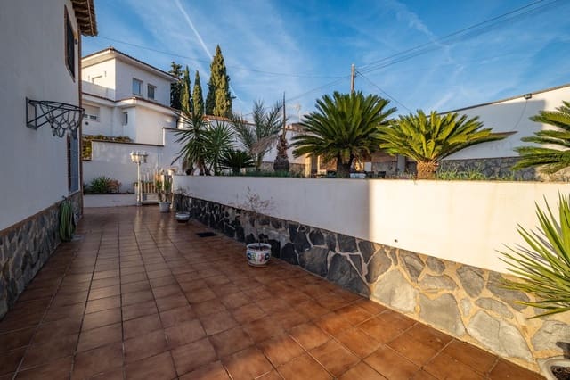 5 slaapkamer Villa te koop in Huétor Vega met zwembad garage - € 430.000 (Ref: 9466051)