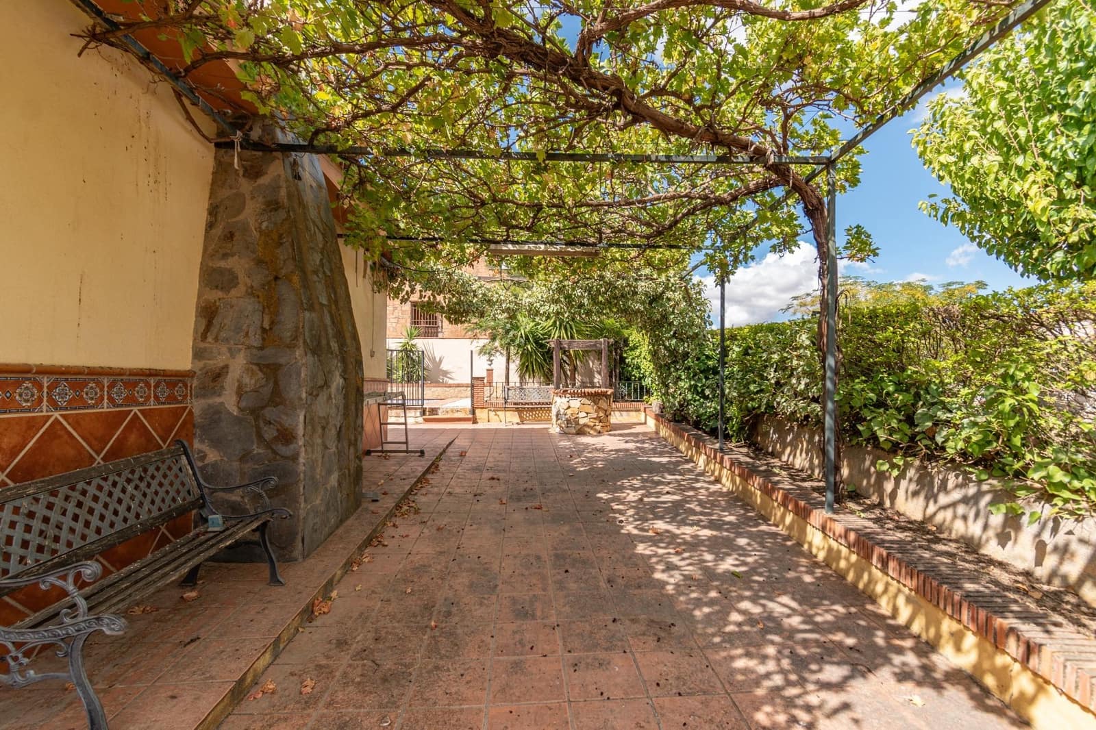 4 slaapkamer Villa te koop in Otura met zwembad garage - € 319.000 (Ref: 9466054)