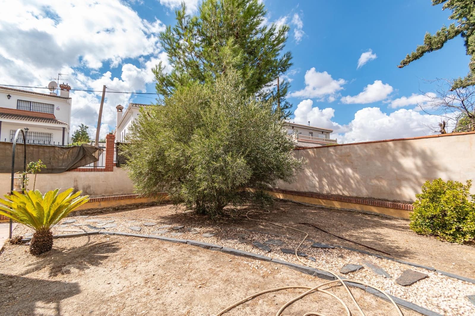 4 slaapkamer Villa te koop in Otura met zwembad garage - € 319.000 (Ref: 9466054)