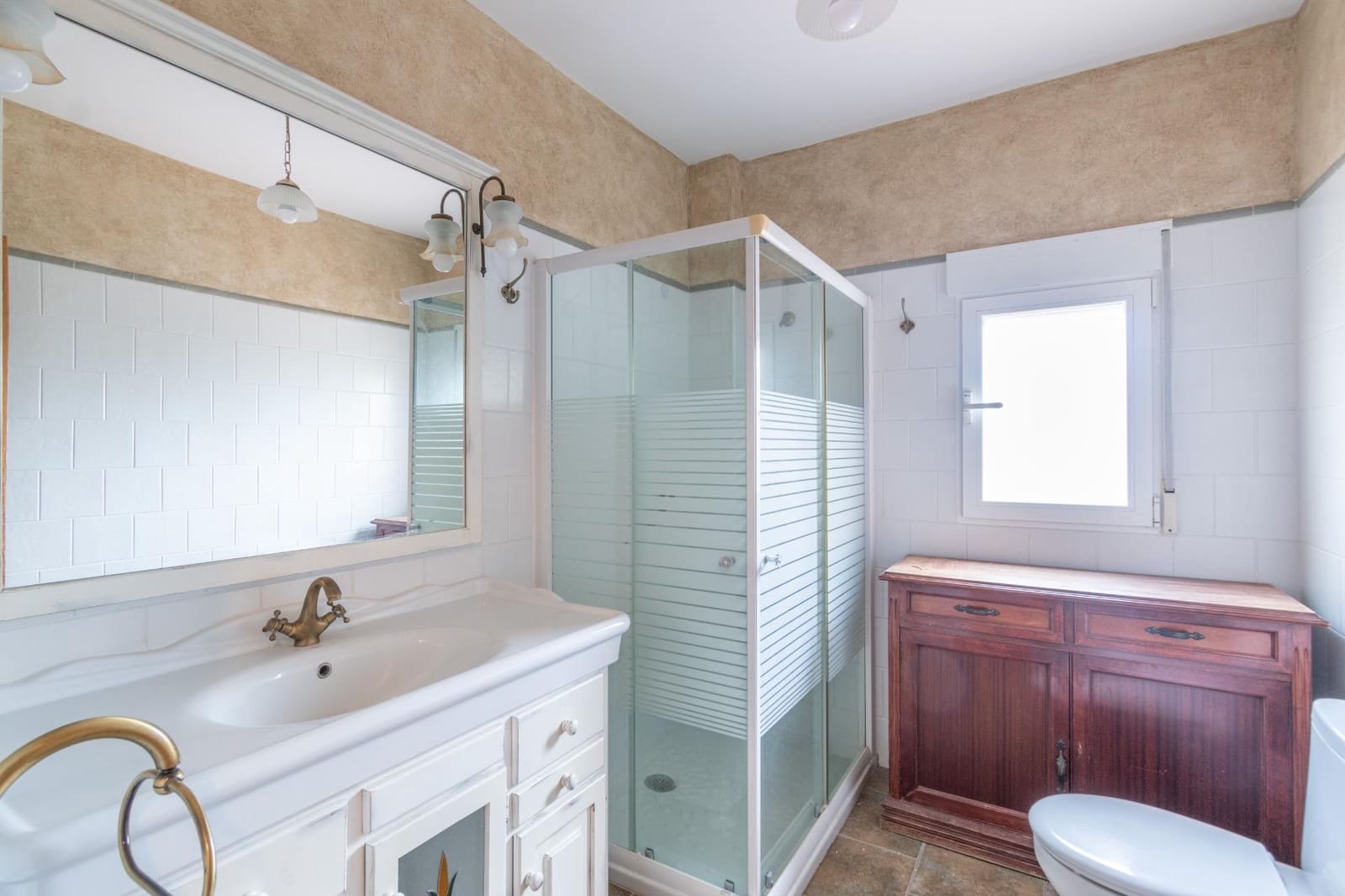 4 slaapkamer Villa te koop in Otura met zwembad garage - € 319.000 (Ref: 9466054)