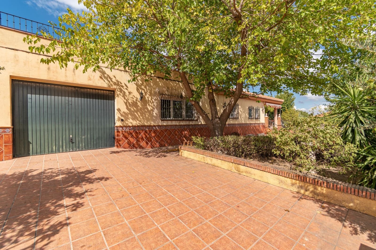 4 slaapkamer Villa te koop in Otura met zwembad garage - € 319.000 (Ref: 9466054)