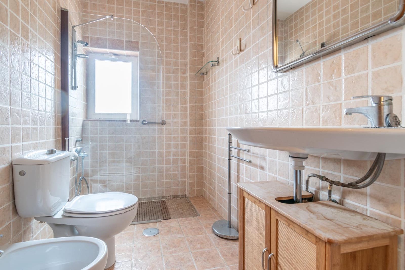 4 slaapkamer Villa te koop in Otura met zwembad garage - € 319.000 (Ref: 9466054)