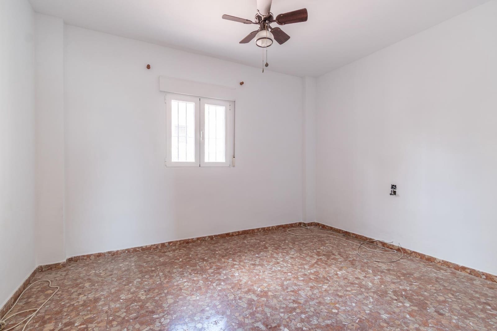 4 slaapkamer Villa te koop in Otura met zwembad garage - € 319.000 (Ref: 9466054)