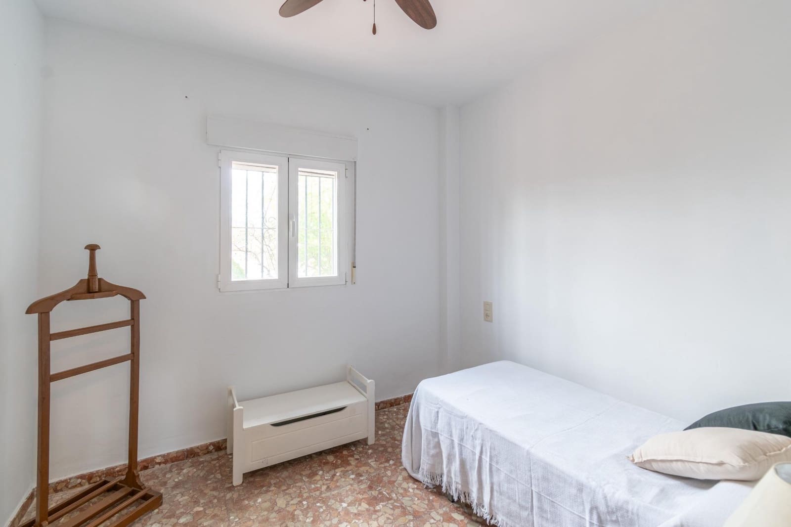 4 slaapkamer Villa te koop in Otura met zwembad garage - € 319.000 (Ref: 9466054)