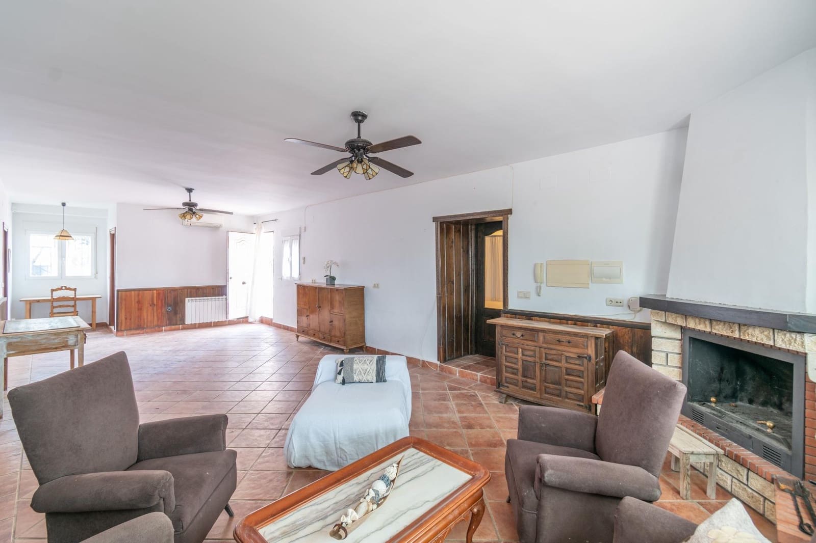 4 slaapkamer Villa te koop in Otura met zwembad garage - € 319.000 (Ref: 9466054)