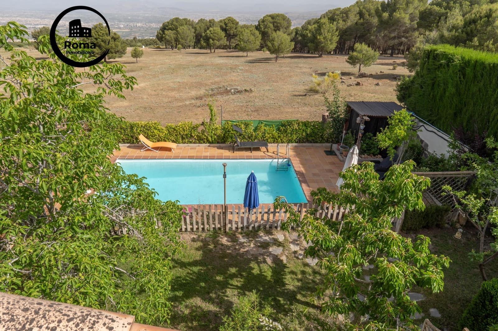 Chalet de 3 habitaciones en La Zubia en venta con piscina garaje - 350.000 € (Ref: 9466056)
