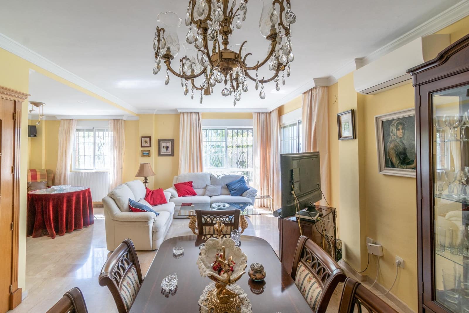 Chalet de 4 habitaciones en La Zubia en venta con piscina garaje - 380.000 € (Ref: 9466058)