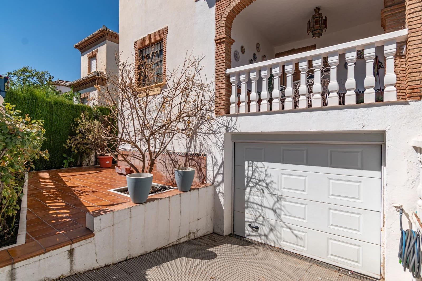 Chalet de 4 habitaciones en La Zubia en venta con piscina garaje - 380.000 € (Ref: 9466058)