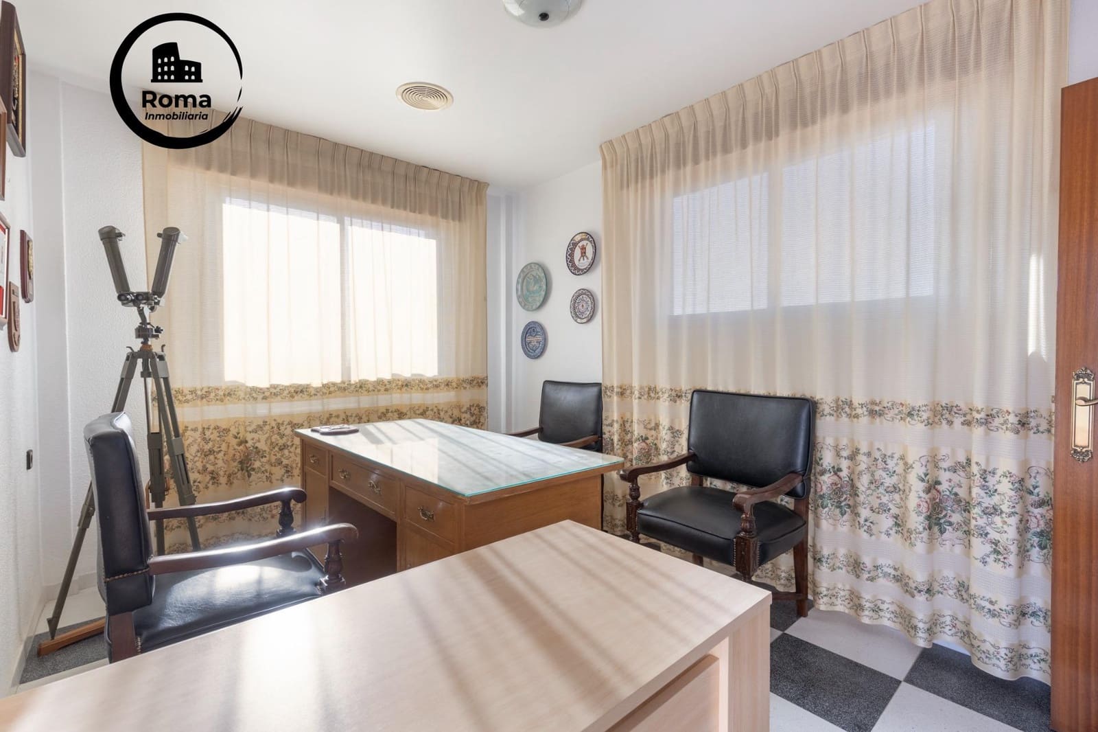 Pareado de 10 habitaciones en Jun en venta con garaje - 540.000 € (Ref: 9466060)