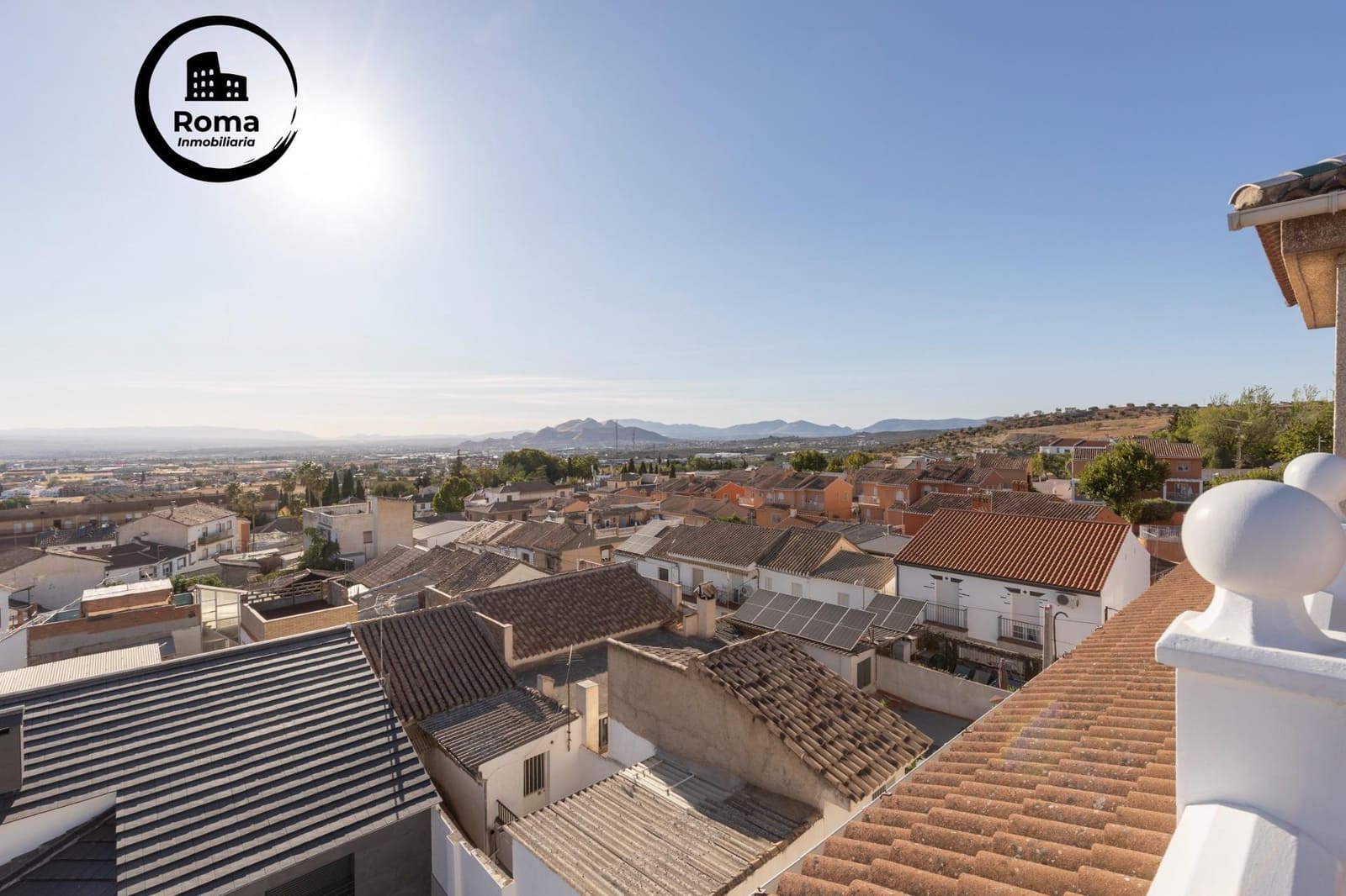 Pareado de 10 habitaciones en Jun en venta con garaje - 540.000 € (Ref: 9466060)