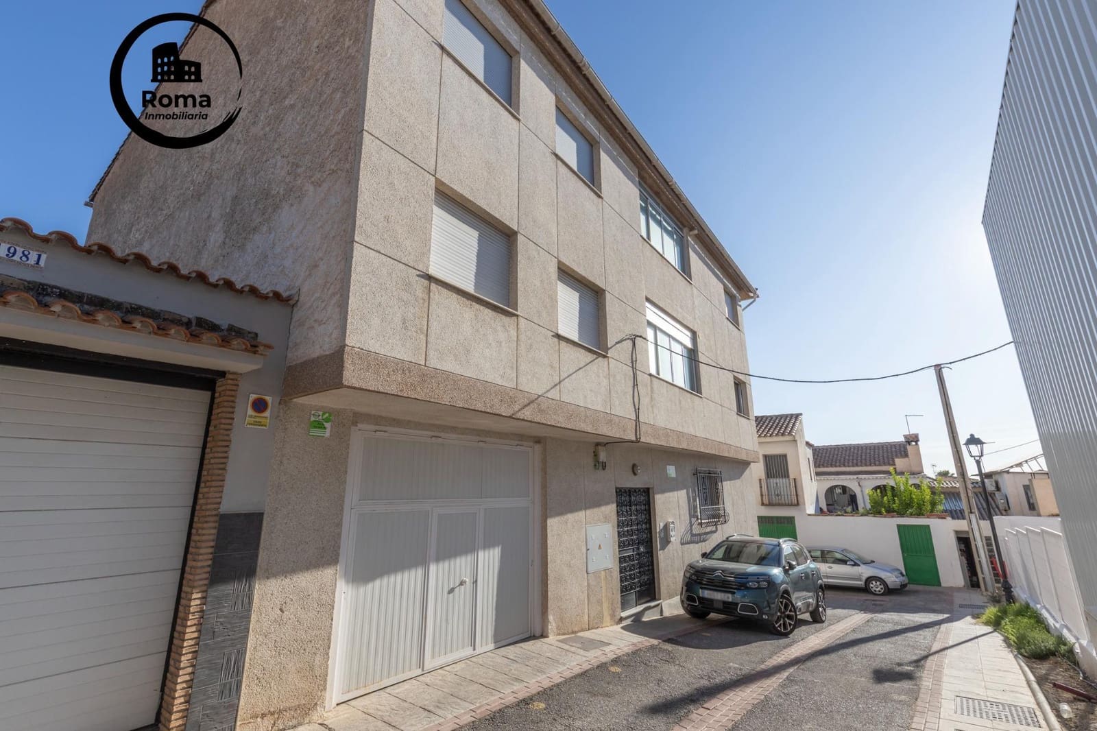 Pareado de 10 habitaciones en Jun en venta con garaje - 540.000 € (Ref: 9466060)