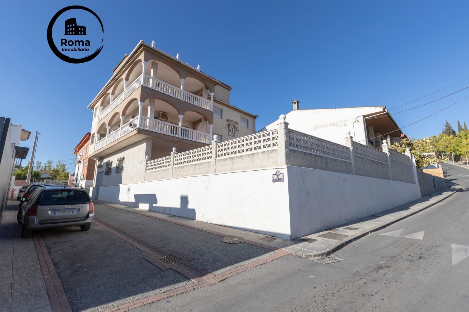 Pareado de 10 habitaciones en Jun en venta con garaje - 540.000 € (Ref: 9466060)