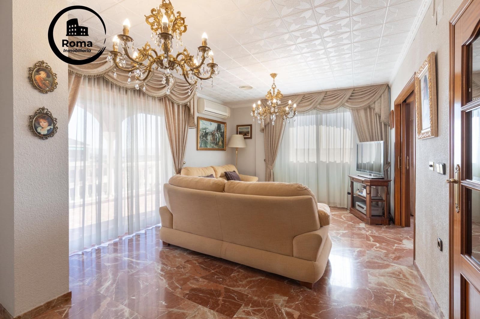 Pareado de 10 habitaciones en Jun en venta con garaje - 540.000 € (Ref: 9466060)