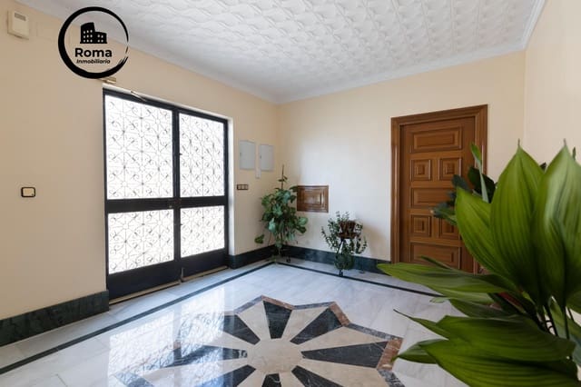 Pareado de 10 habitaciones en Jun en venta con garaje - 540.000 € (Ref: 9466060)