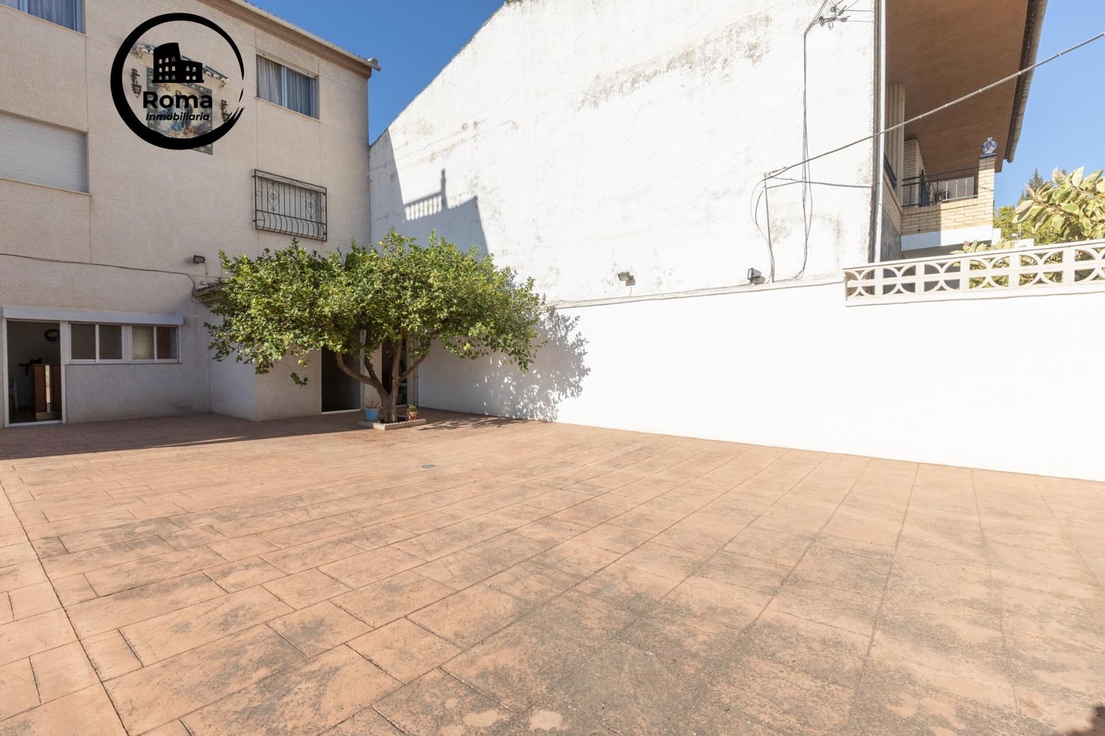 Pareado de 10 habitaciones en Jun en venta con garaje - 540.000 € (Ref: 9466060)