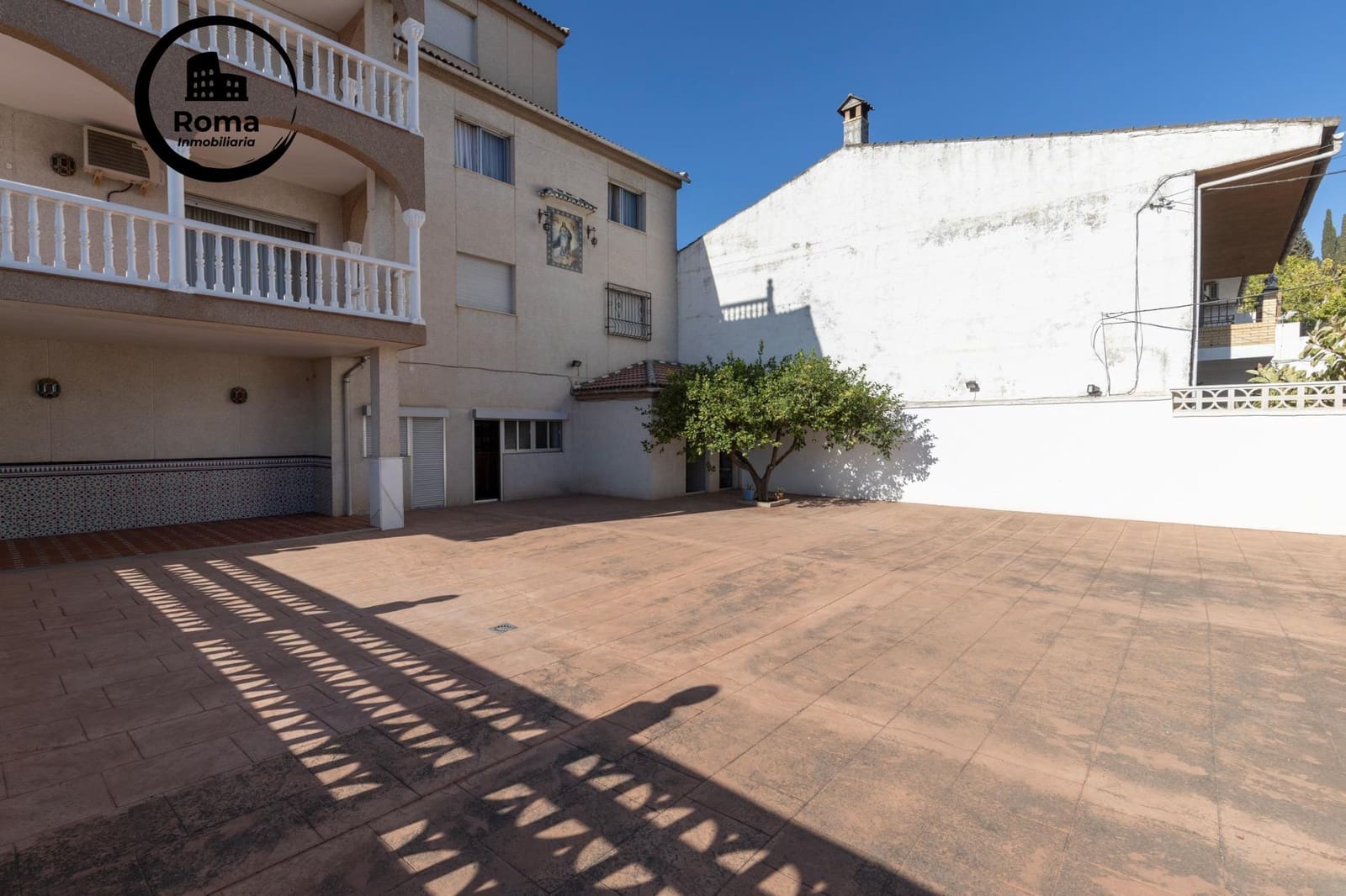 Pareado de 10 habitaciones en Jun en venta con garaje - 540.000 € (Ref: 9466060)