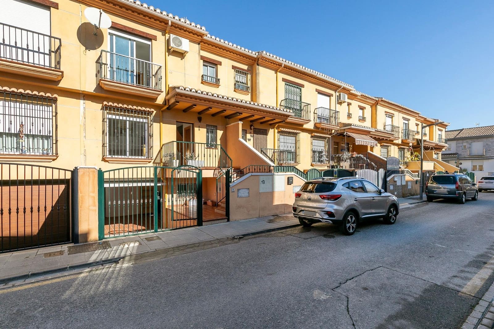 3 quarto Moradia em Banda para venda em Churriana de la Vega com garagem - 289 000 € (Ref: 9473064)