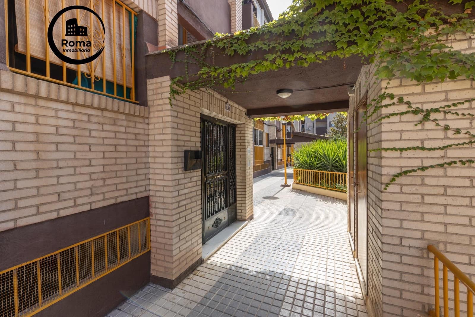 3 chambre Appartement à vendre à Grenade ville avec garage - 129 900 € (Ref: 9473071)