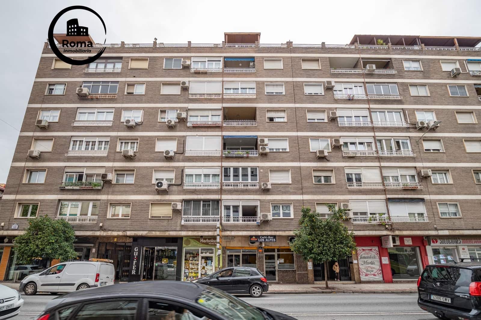 Piso de 4 habitaciones en Granada ciudad en venta con garaje - 375.000 € (Ref: 9473076)