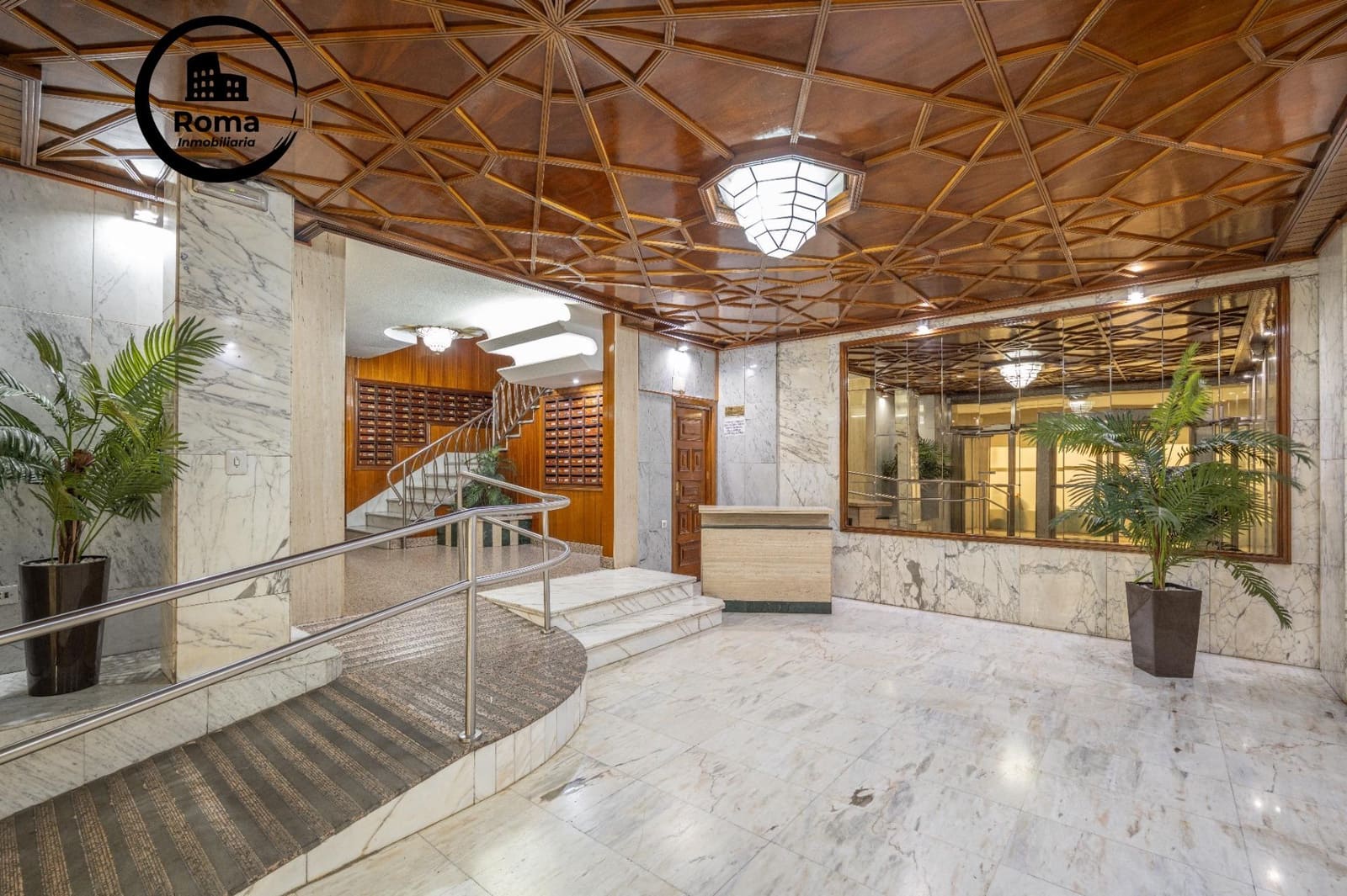 Piso de 4 habitaciones en Granada ciudad en venta con garaje - 375.000 € (Ref: 9473076)