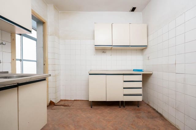 Piso de 4 habitaciones en Zaidin, Granada ciudad en venta - 135.000 € (Ref: 9473077)