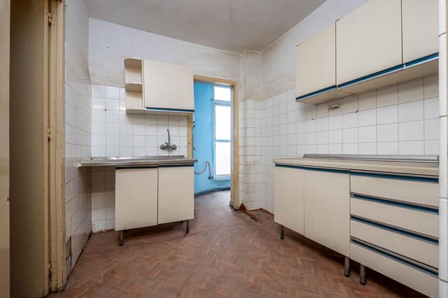 Piso de 4 habitaciones en Zaidin, Granada ciudad en venta - 135.000 € (Ref: 9473077)