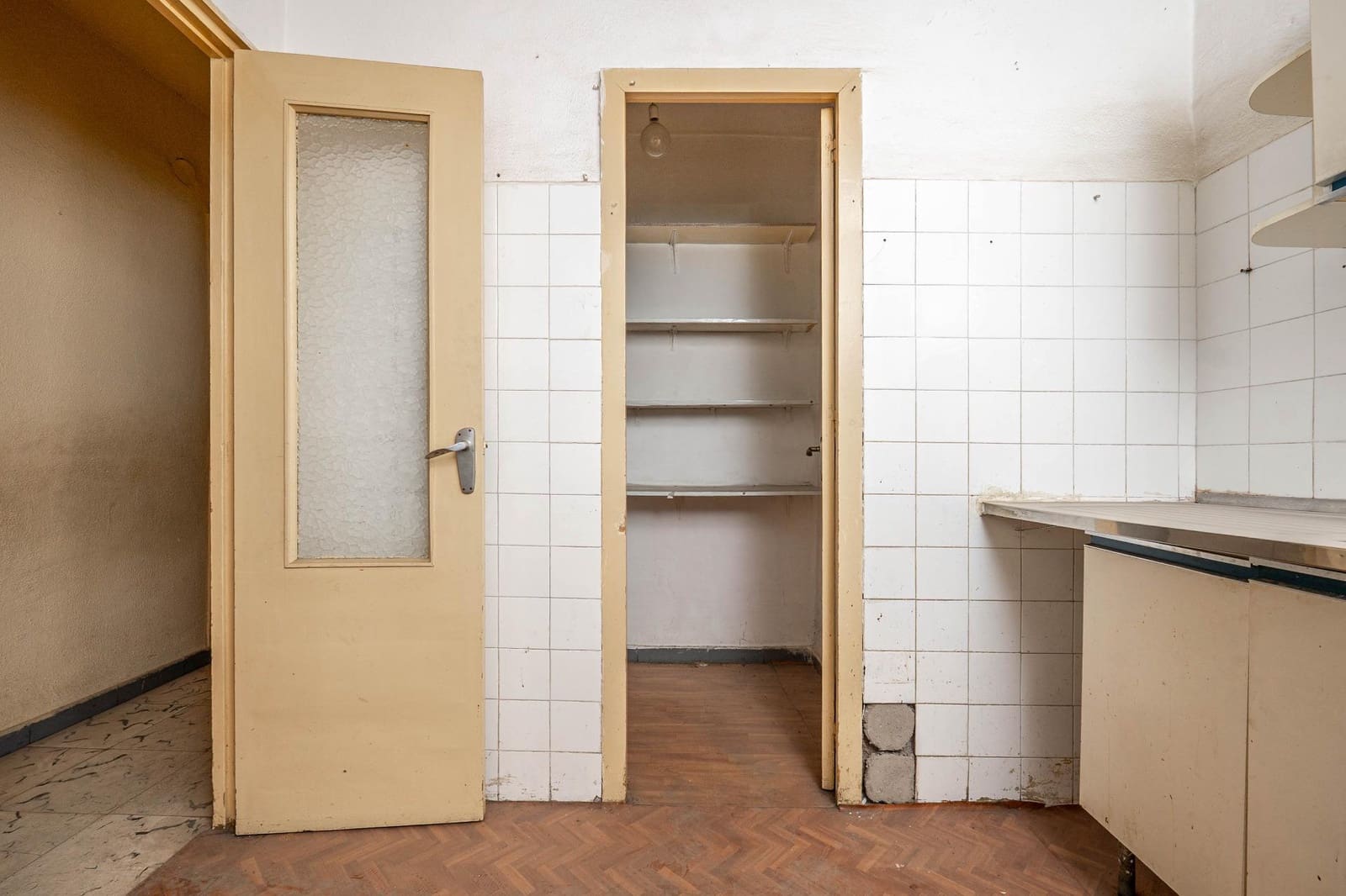 4 sovrum Lägenhet till salu i Granada stad - 135 000 € (Ref: 9473077)