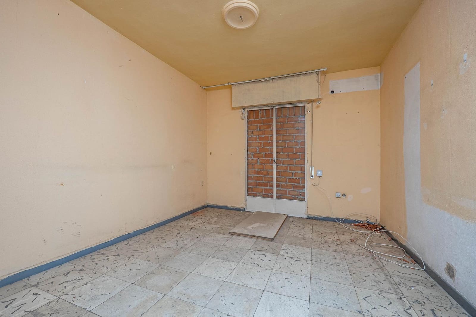 4 sovrum Lägenhet till salu i Granada stad - 135 000 € (Ref: 9473077)