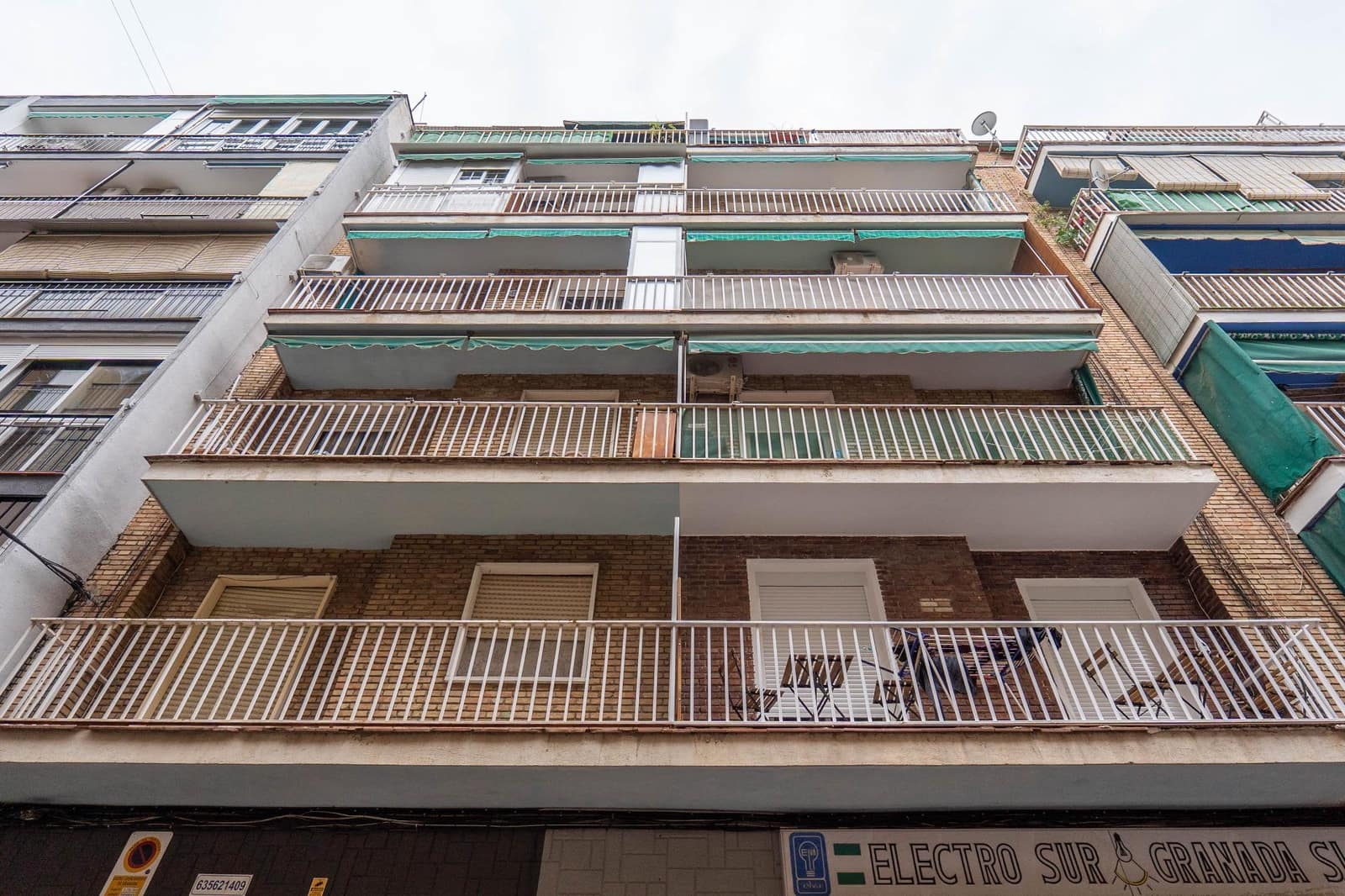 4 sovrum Lägenhet till salu i Granada stad - 135 000 € (Ref: 9473077)