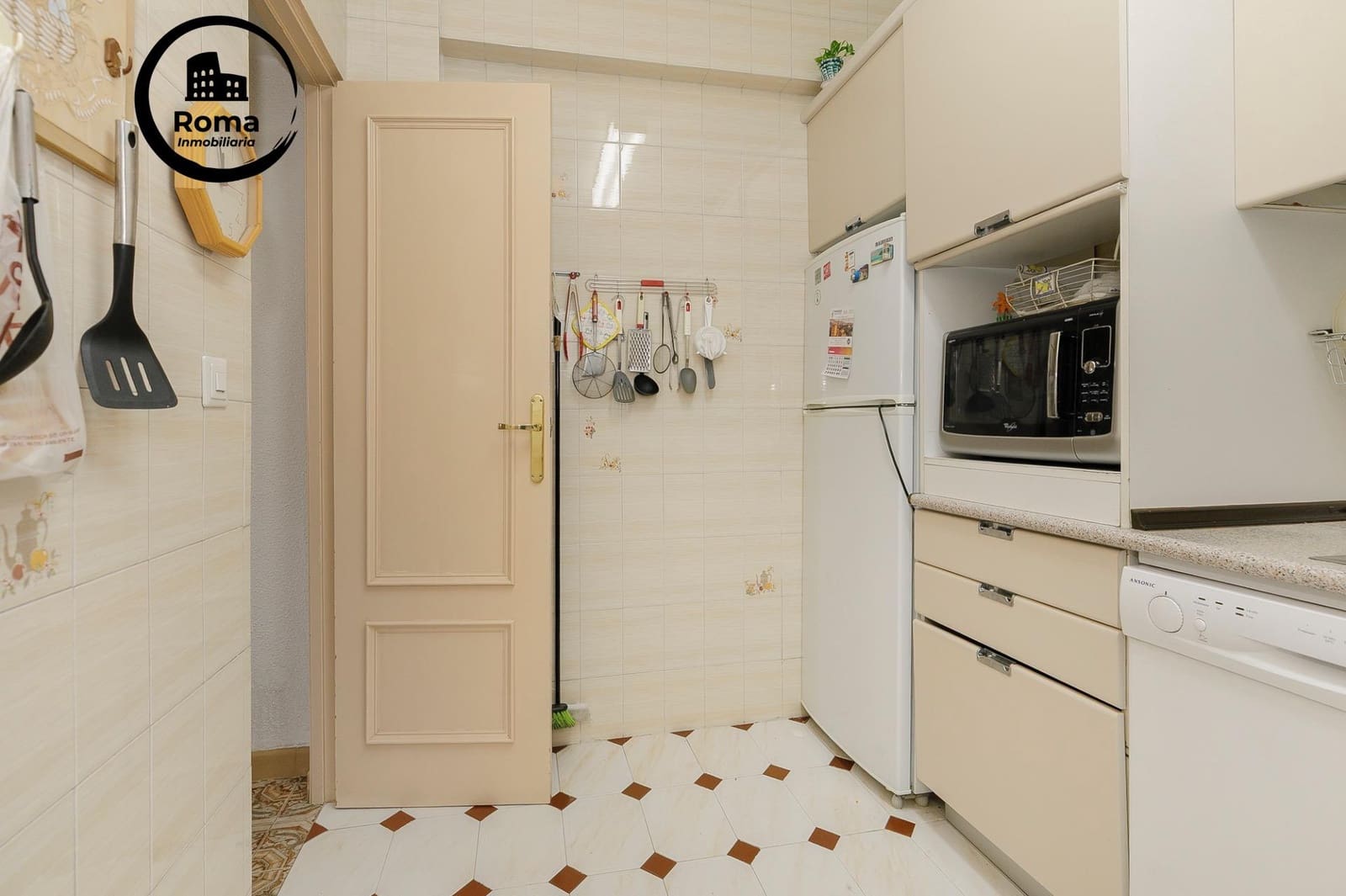 Piso de 3 habitaciones en Granada ciudad en venta - 269.900 € (Ref: 9473079)