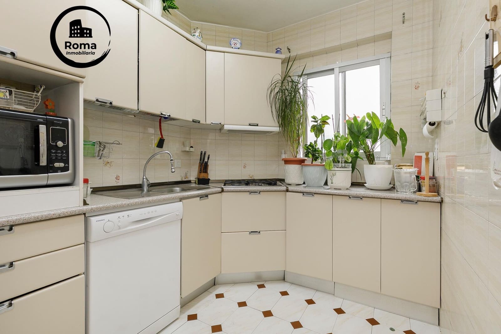 Piso de 3 habitaciones en Granada ciudad en venta - 269.900 € (Ref: 9473079)