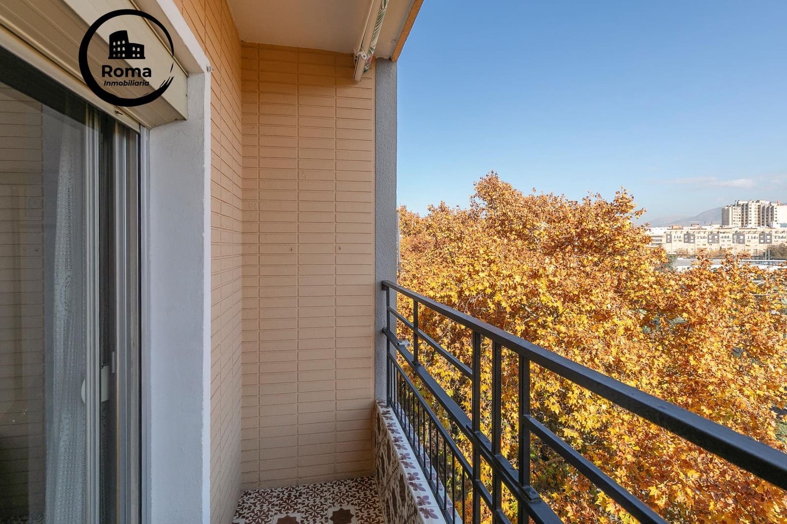 Piso de 3 habitaciones en Granada ciudad en venta - 269.900 € (Ref: 9473079)