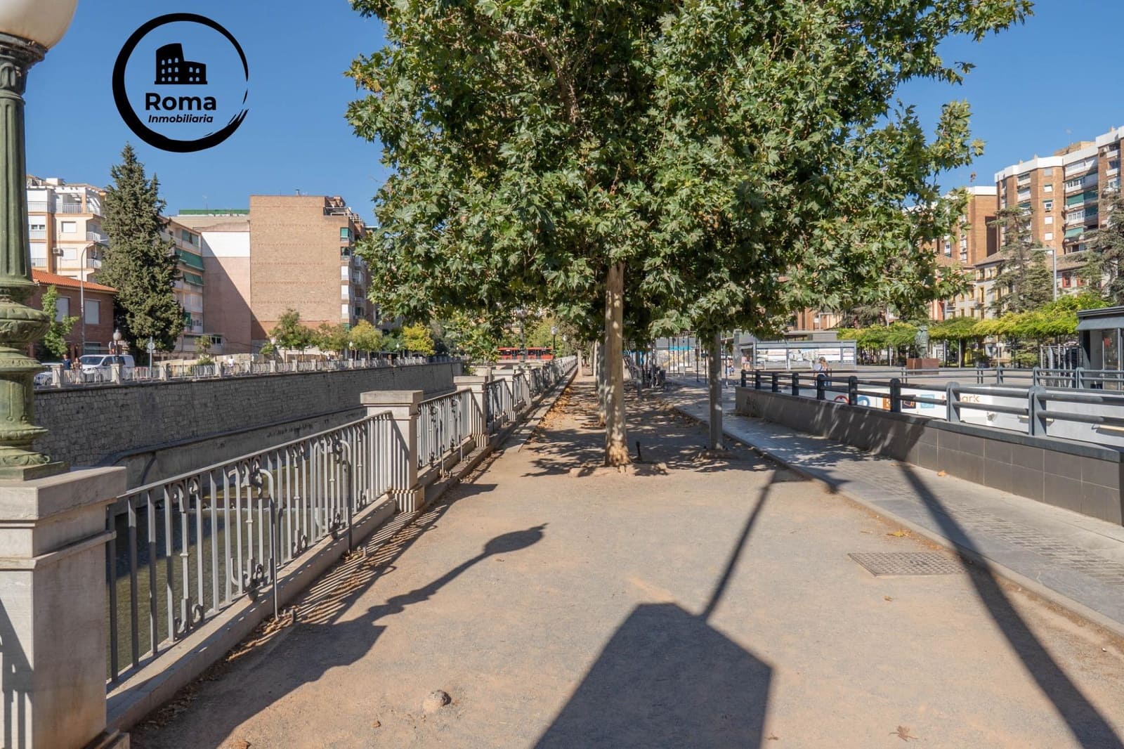 2 soveværelse Lejlighed til salg i Granada by med garage - € 195.000 (Ref: 9488728)