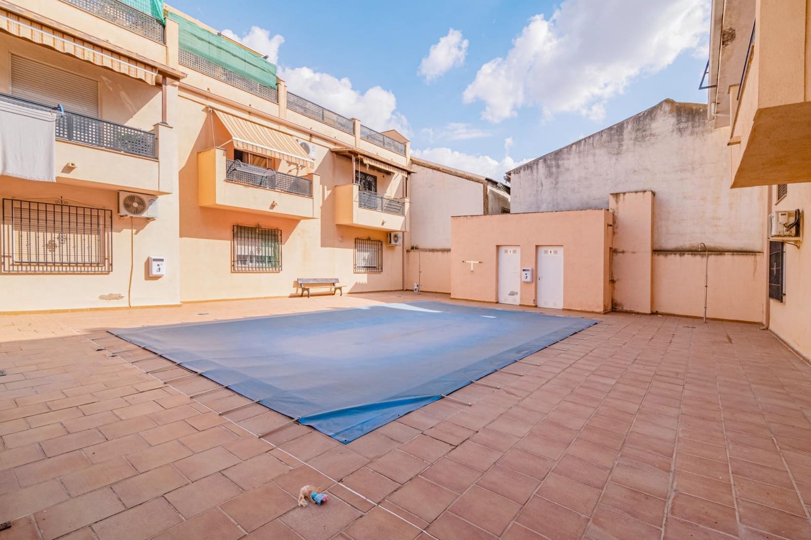 2 bedroom Flat for sale in Las Gabias with garage - € 156,000 (Ref: 9491534)