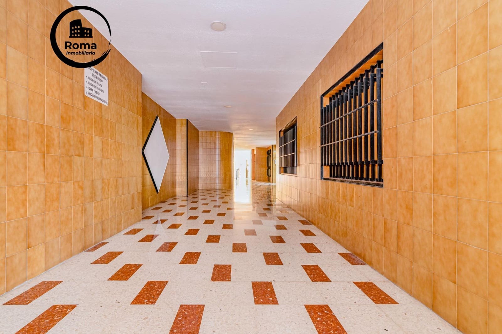 4 bedroom Flat for sale in Motril with garage - € 245,000 (Ref: 9491535)