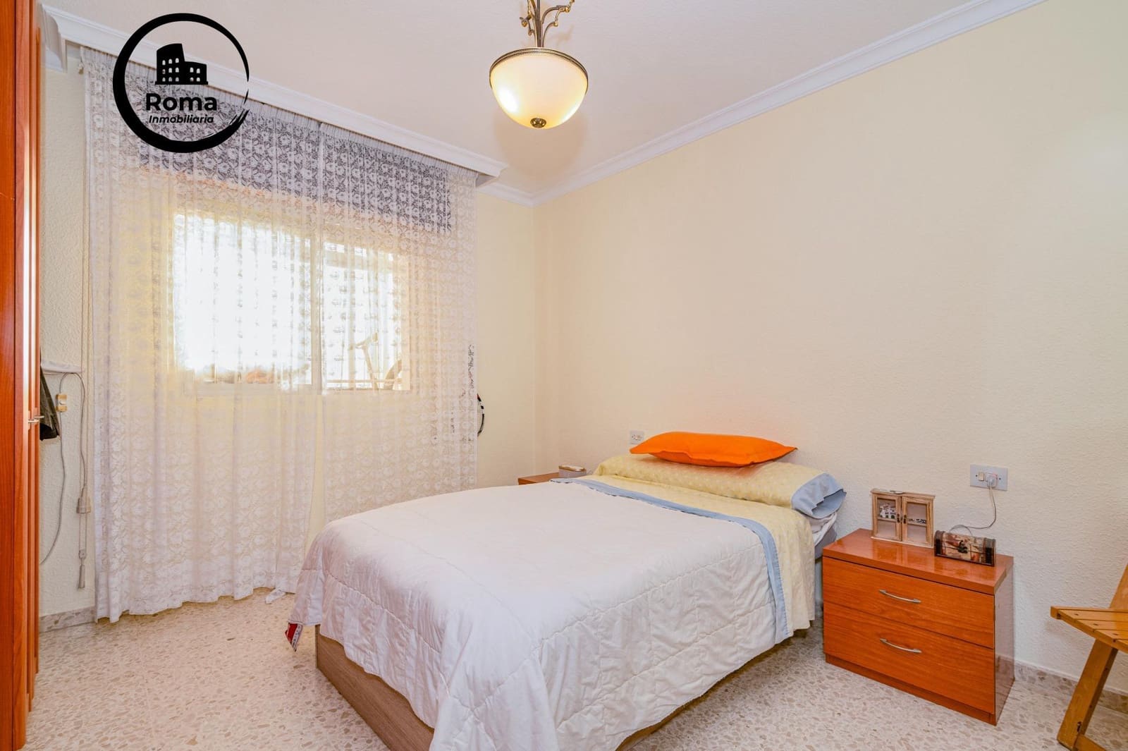 4 bedroom Flat for sale in Motril with garage - € 245,000 (Ref: 9491535)