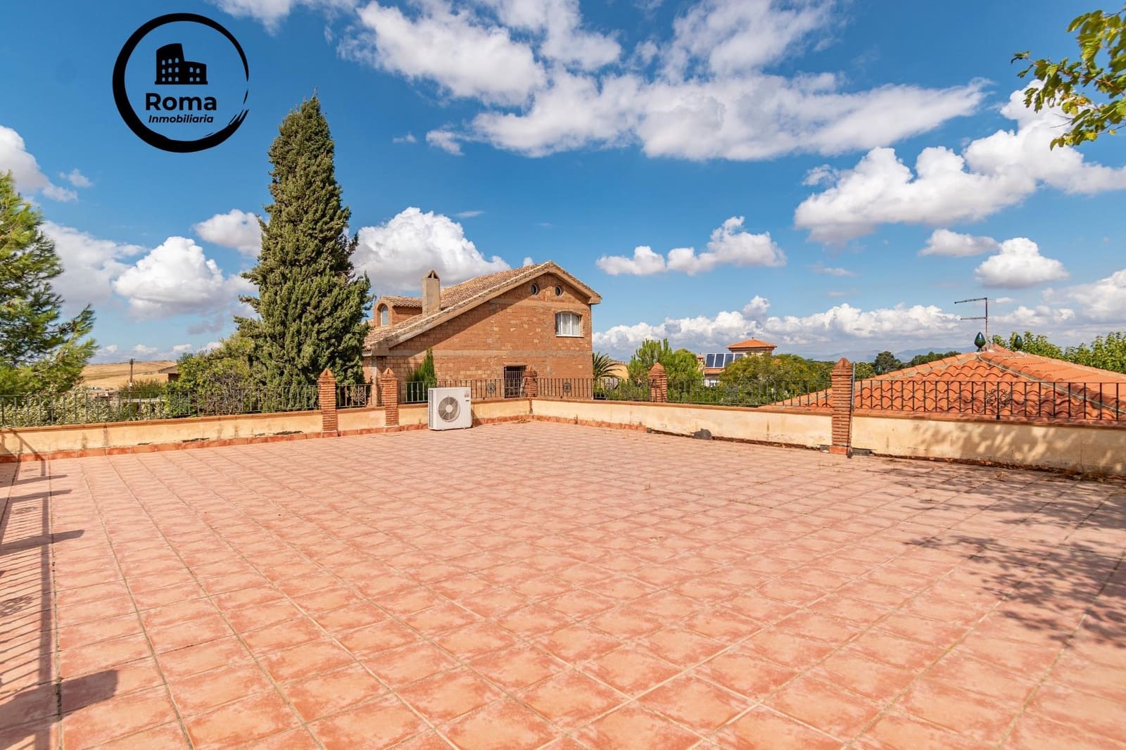 4 soverom Villa til salgs i Otura med svømmebasseng garasje - € 319 000 (Ref: 9491542)