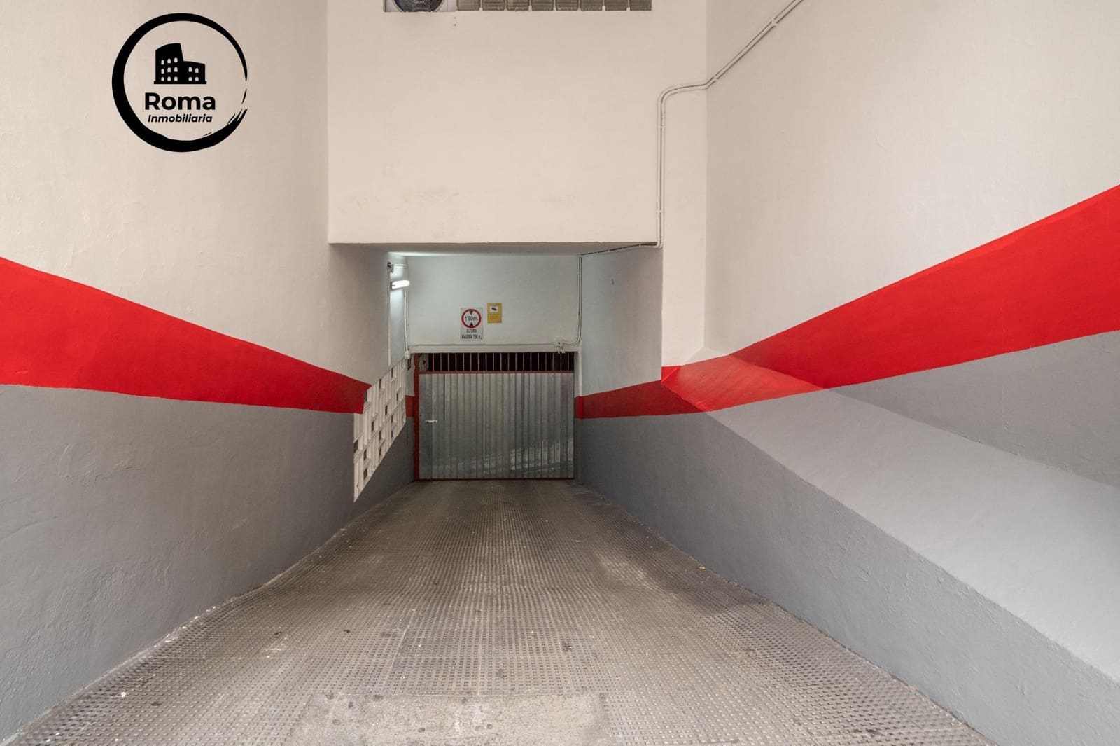 4 bedroom Flat for sale in Granada city with garage - € 375,000 (Ref: 9491544)